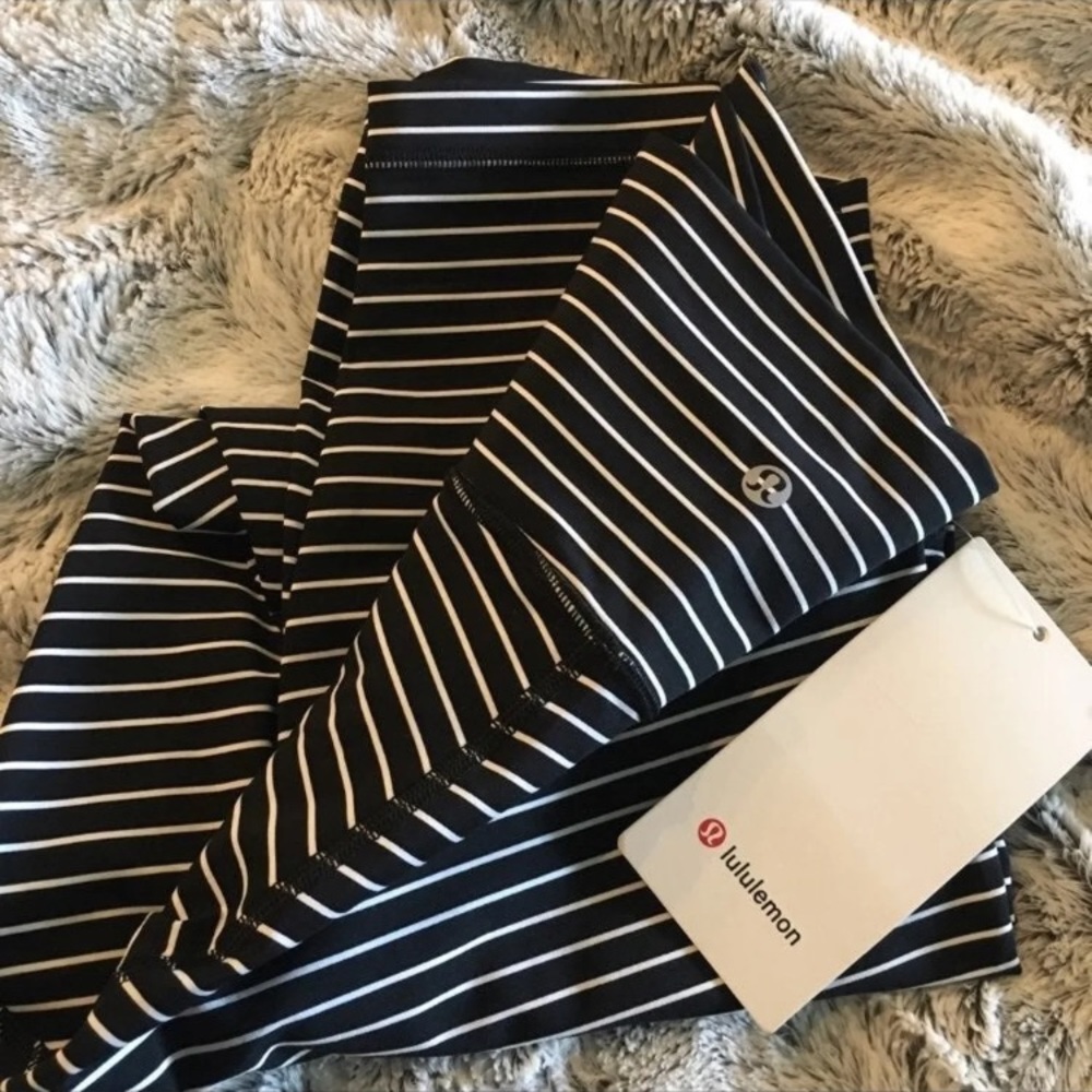 Lululemon Wunder Under 25” 8 - Picture 3 of 5